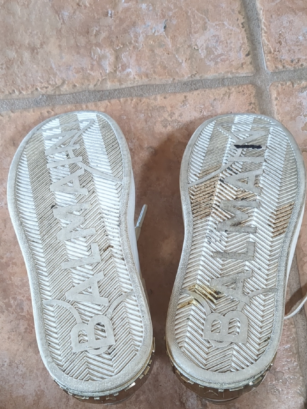 Balmain White & Gold Leather B-Court Low-Top Sneakers - Picture 8 of 8